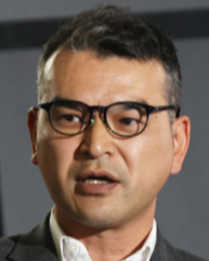 芥川 公文 氏